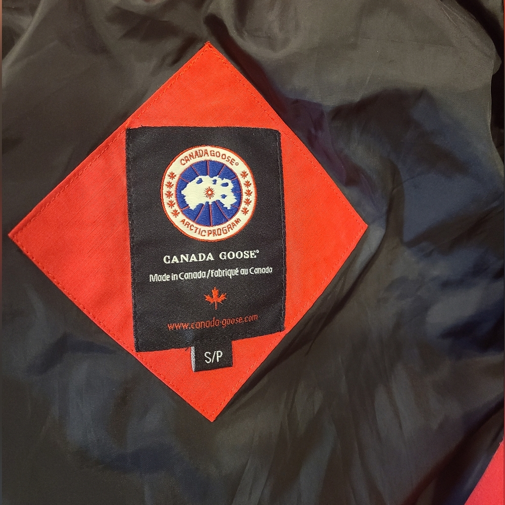 Canada Goose Red Puffer Jacket - Picture 12 of 14